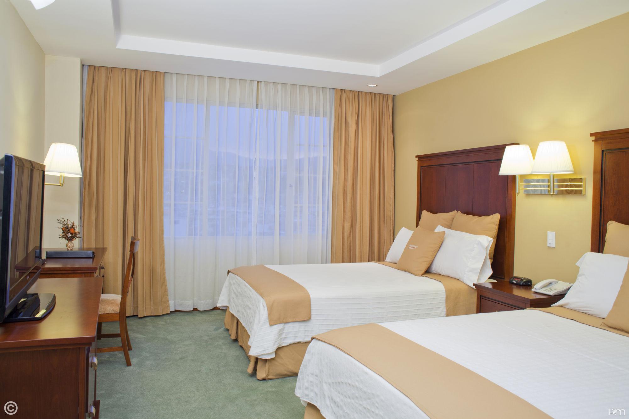 Sonesta Hotel Loja Buitenkant foto